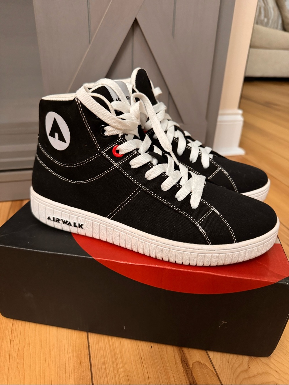 Airwalk Sikes men's high-top sneakers size 8.5.